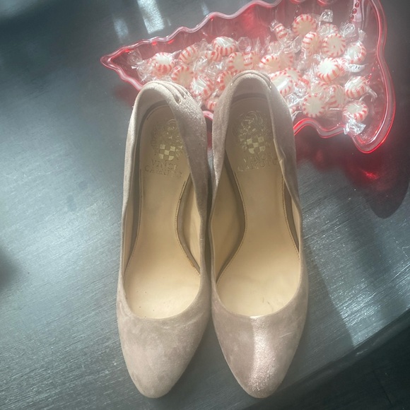 Vince Camuto Shoes - Vince Camuto Suede Sumps